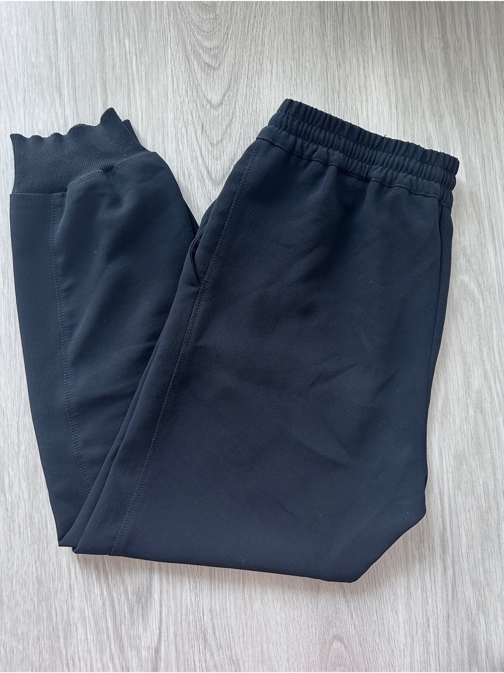 Aritzia Wilfred Black Elastic Waist Jogger Pants